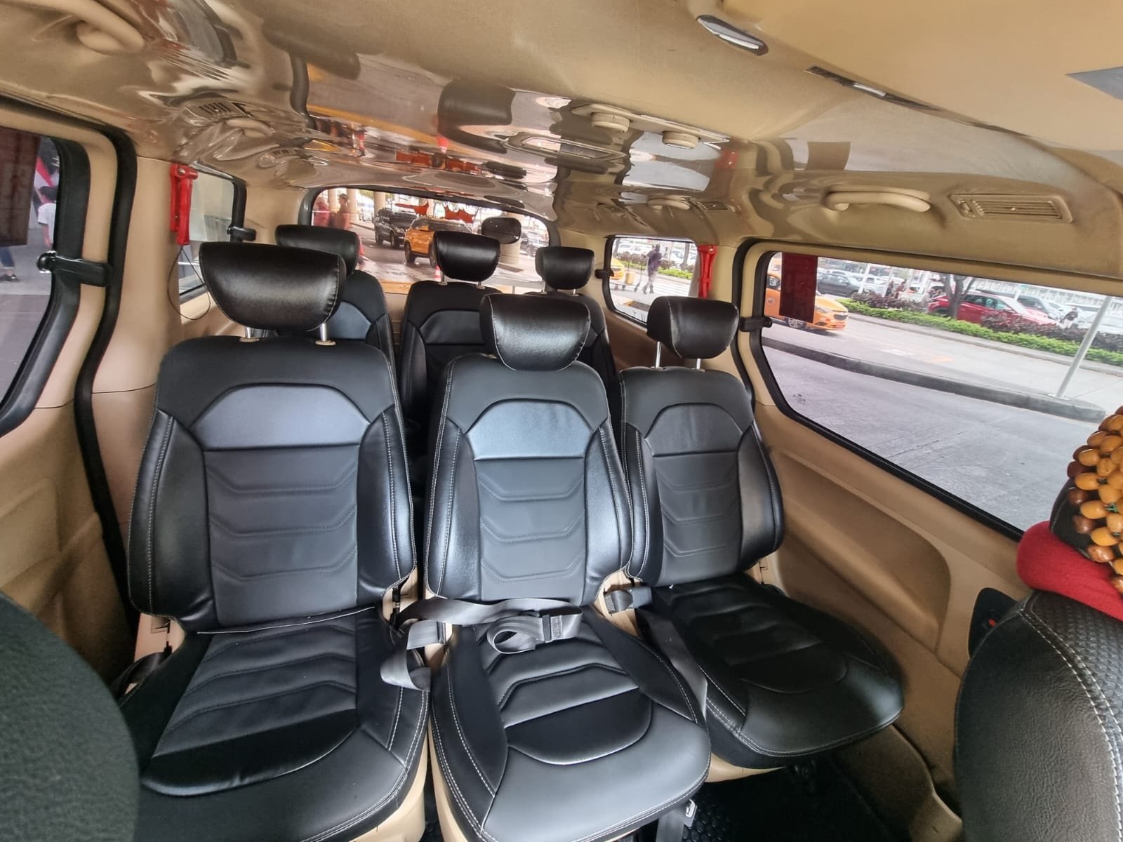 Hyundai H-1 interior