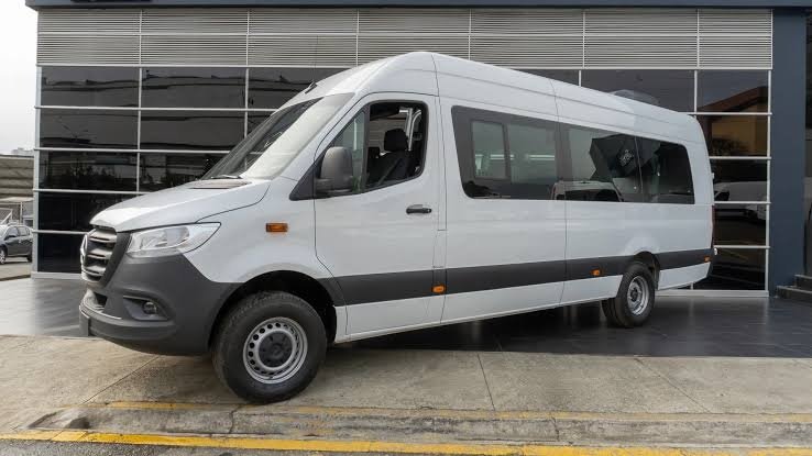Mercedes Benz 18 passenger exterior